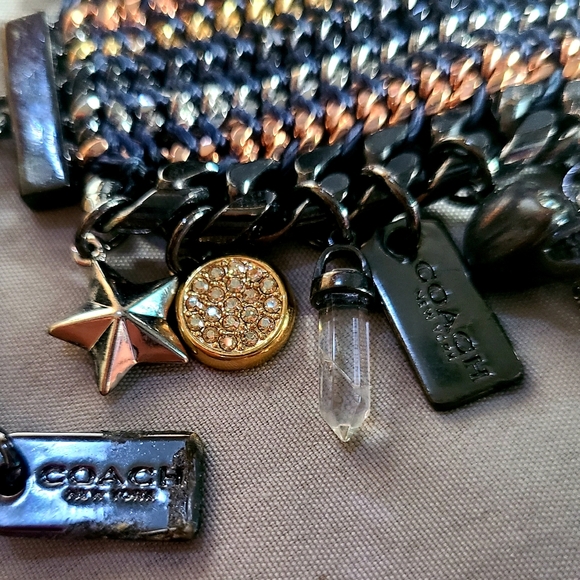 Coach Bracelet New Limited edition proceeds goes to chemo 🩷🩷🩷🩷🩷 - Picture 4 of 5